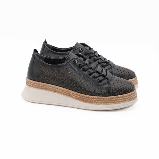 Imagine Pantofi damă piele naturală gaurita cu laser 2046 culoare neagra.