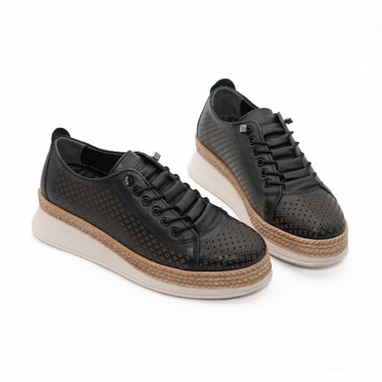 Imagine Pantofi damă piele naturală gaurita cu laser 2046 culoare neagra.